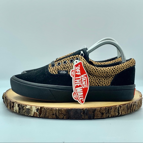 vans comfycush era tiny cheetah